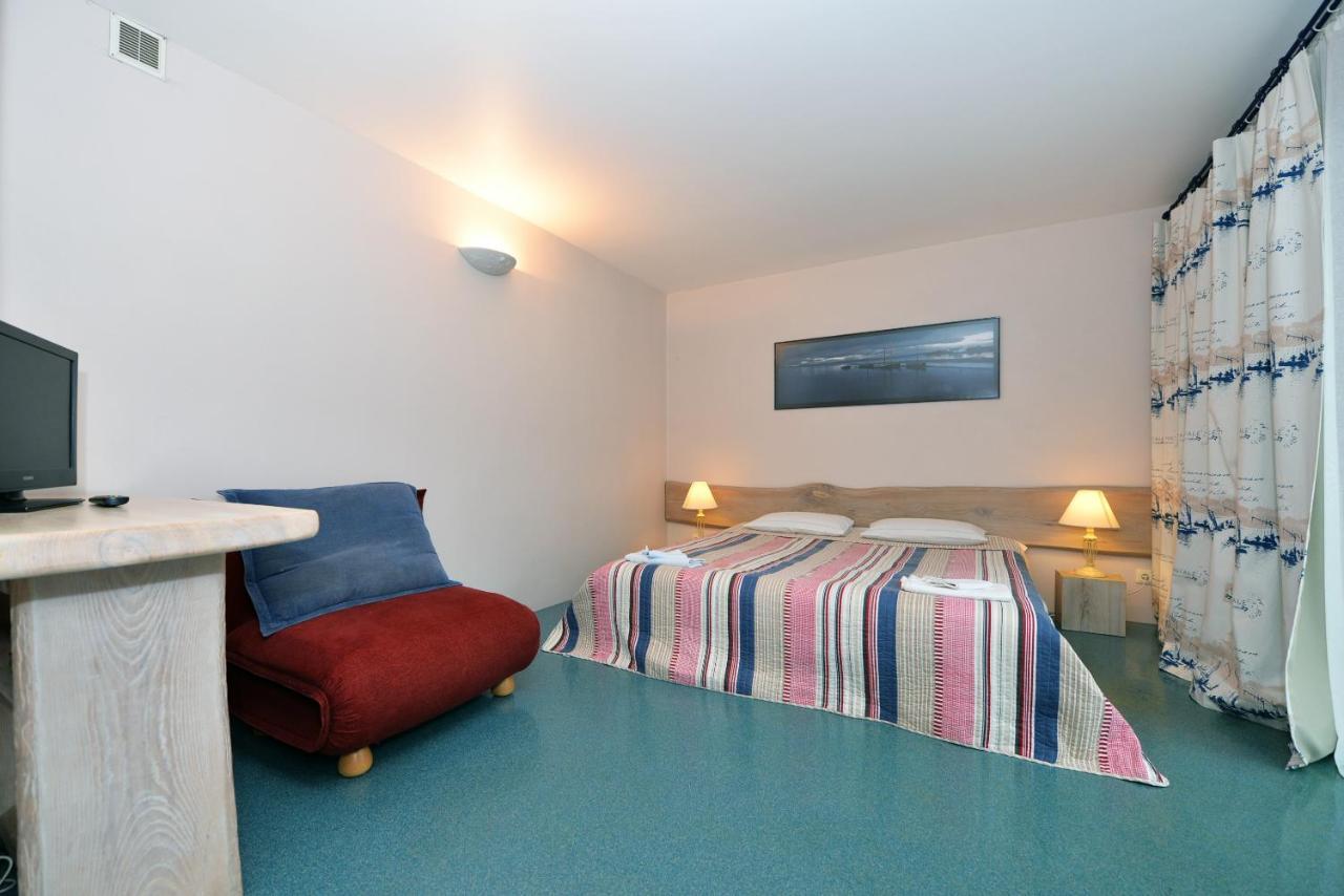 Palanga Pas Vidute Hotel Bagian luar foto